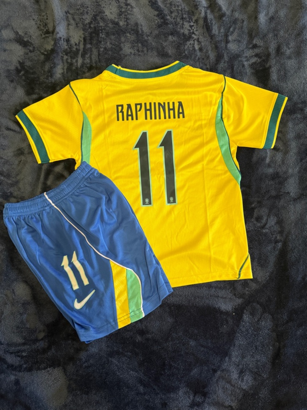 Brazil 2025/26 Home kids Soccer Jersey & Shorts Set#Size 20-28#Raphinha 11 - Picture 2 of 3